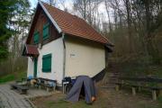 044