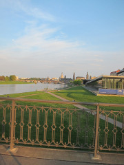 von domzudom15